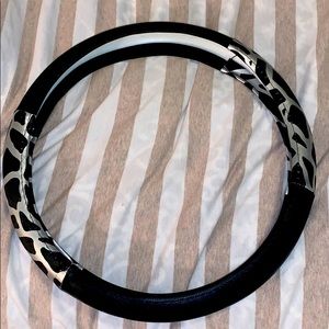 Steering wheel cover